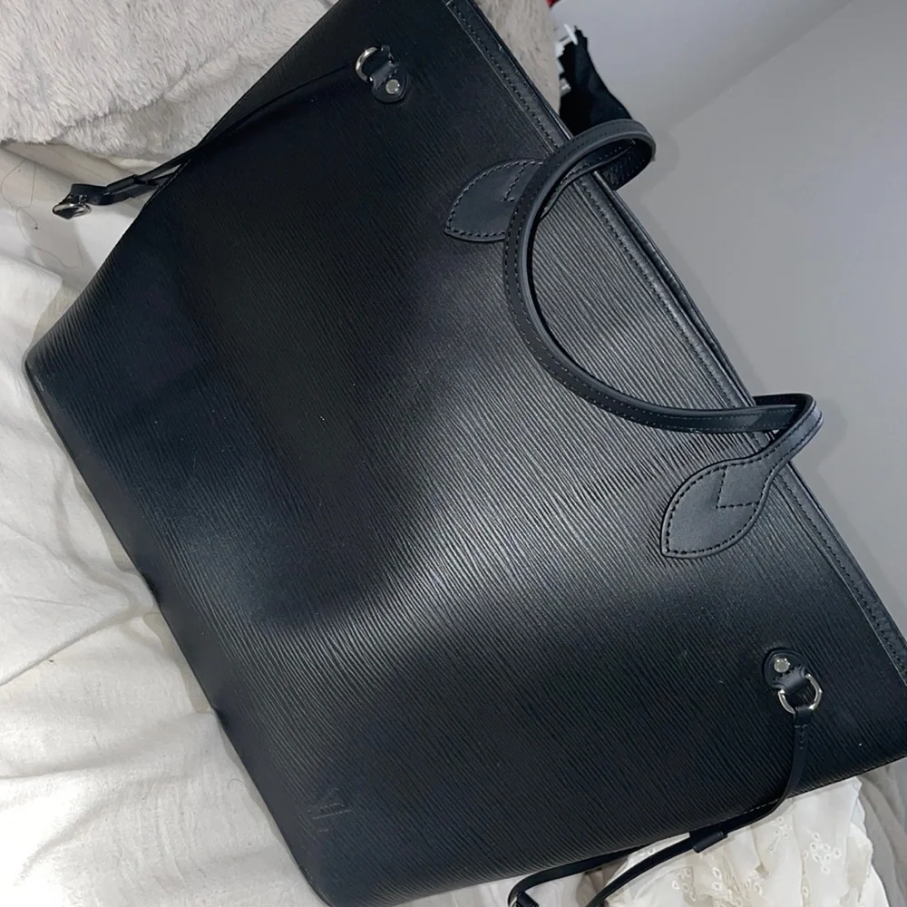 Louis Vuitton Neverfull MM EpiLeather - Picture 1 of 9